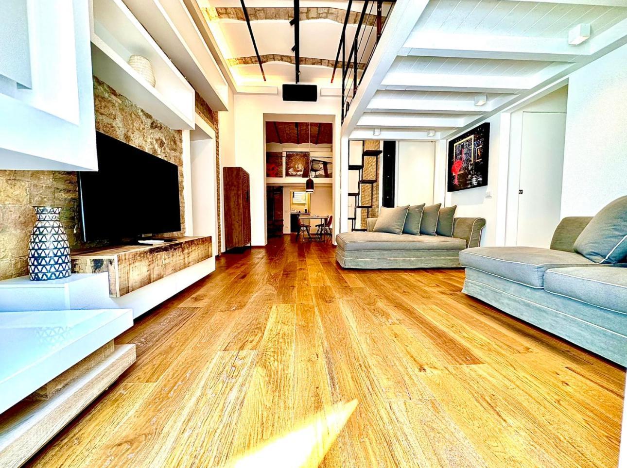 Buonarroti Art Home. Luxury And History At Appartamento *
